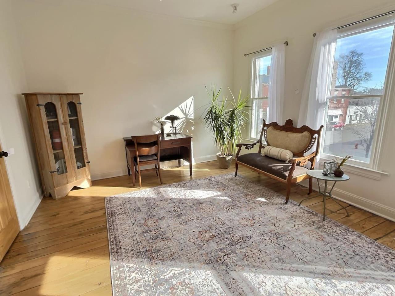 R And R Guest House Moberly 外观 照片